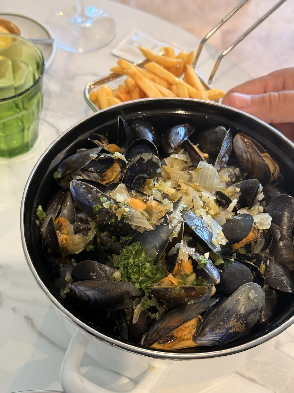 Cocotte de moules de bouchot et frites maison